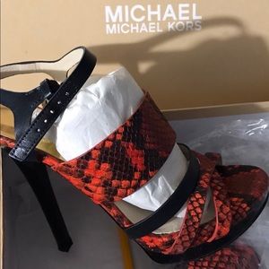 Nadia Platforms Michael Kors 6.5m